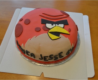 Angry Birds syntymäpäiväkakku