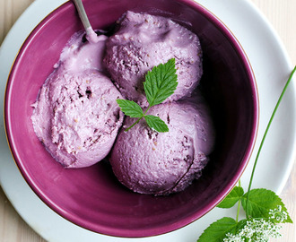 Vadelmajäätelö | Raspberry ice cream