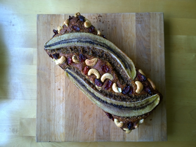 Banaanileipä – sokeriton ja vehnätön kakku