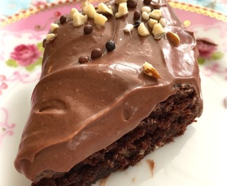 Järisyttävän hyvä Suklaakakku - helposti hyvää