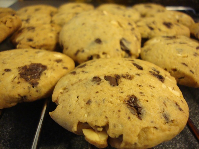 Suklaa-suolapähkinäcookies