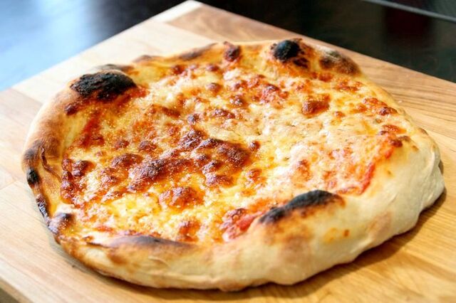 Jim Laheys no-knead pizza