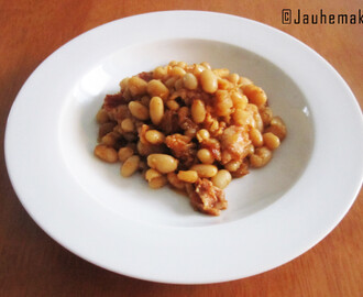 Baked beans eli pavut tomaattikastikkeessa