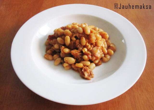 Baked beans eli pavut tomaattikastikkeessa