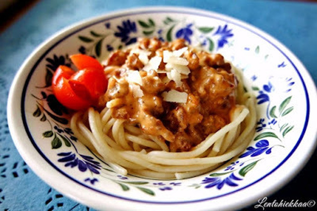 Spagetti ja jauhelihakastike