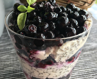 Mustikkainen chia-pudding