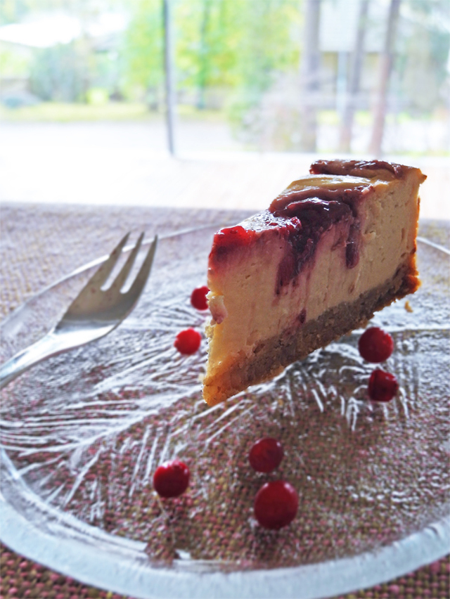 Lingonberry cheesecake / Torta od sira s bobicama / Puolukka juustokakku