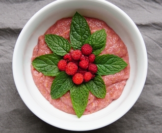 Vadelmavispipuuro | Whipped raspberry semolina pudding