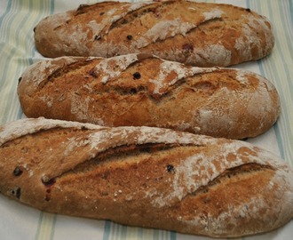 Puolukka-omenaleipä - Lingonberry-Apple Bread