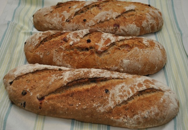 Puolukka-omenaleipä - Lingonberry-Apple Bread