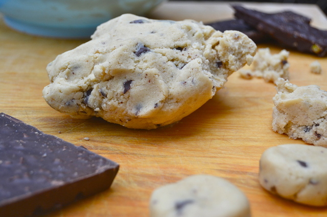 Raaka cookie dough – herkutteluun sellaisenaan