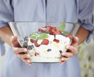 Eton mess vs. trifle eli simppeli ja näyttävä jälkiruoka kesäpöytään.