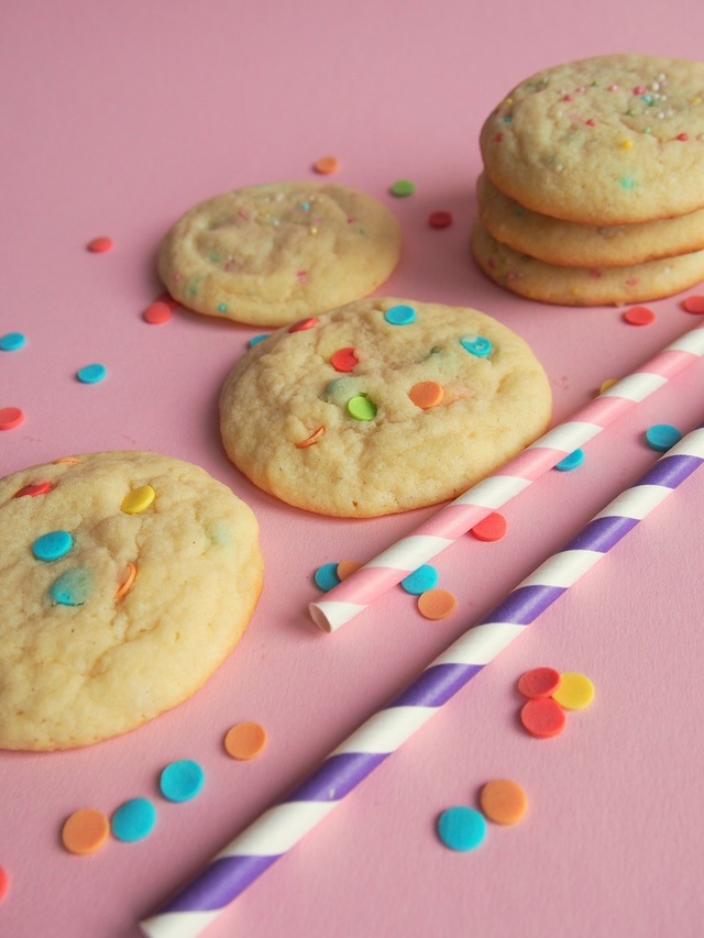 Funfetti Cookies - Värikkäät keksit