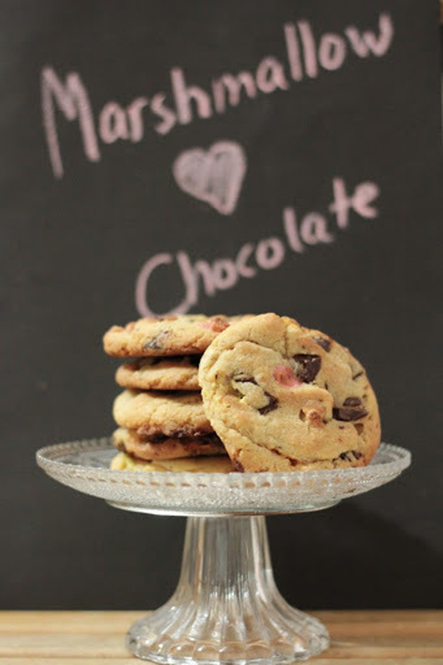 Marshmallow Chocolate Chip Cookies