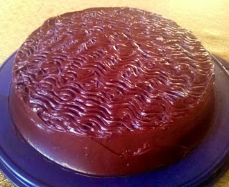 Devil's food cake -suklaakakku