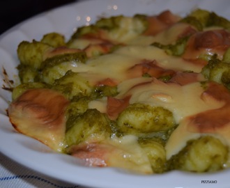 Auguri, Pizziamo! - Gnocchi di patate al pesto con scamorza affumicata - perunagnocchit peston ja savuscamorzan kera