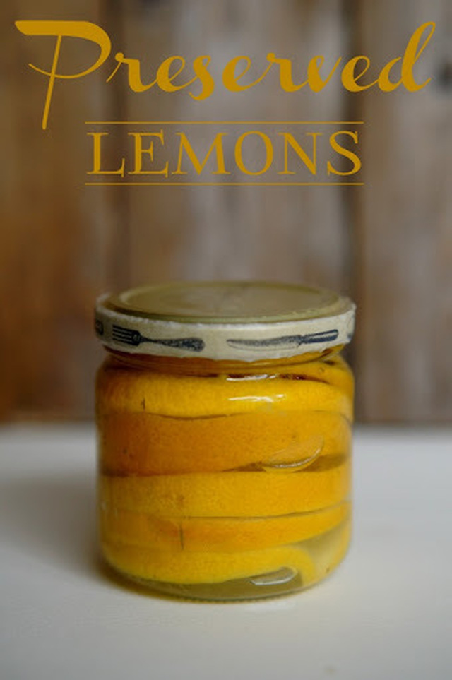 Säilöttyjä sitruunoita / Preserved lemons