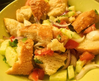 Panzanella - keski-italialainen leipäsalaatti