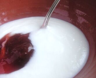 Kotitekoinen jogurtti