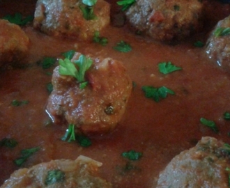 Välimeren lihapullat – Mediterranean meatballs