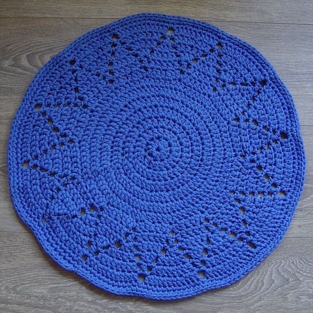 Virkattu pyöreä matto / Round crochet rug