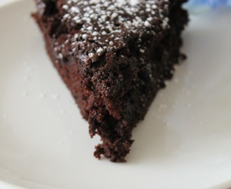 Suklaabrownie-kakku