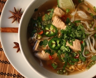 Pho Ga (vietnamilainen kana-riisinuudelikeitto)