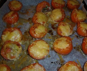 Täytetyt tomaatit