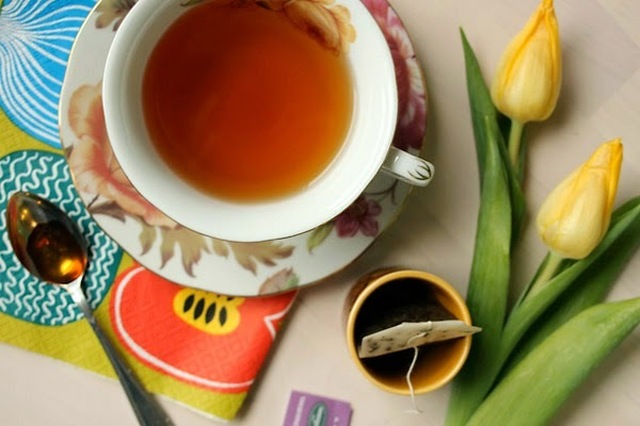 Teetä ja tulppaaneja / tea and tulips