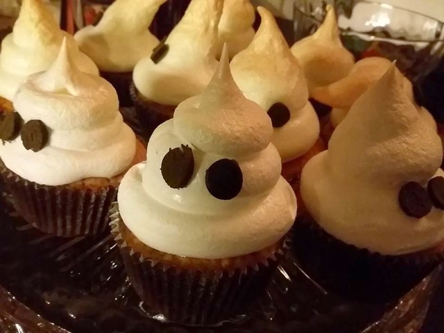 Kummitusmuffinit/Ghostly Cup Cakes