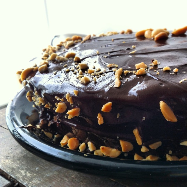 Pindakaas Chocoladecake a.k.a. maapähkinävoi-suklaakakku