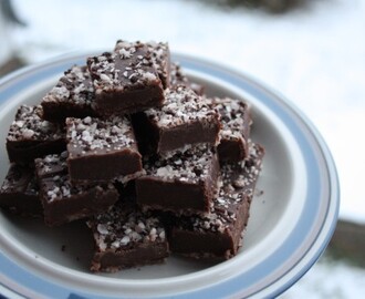 Joulukarkkikausi alkoi: Peppermint chocolate fudge