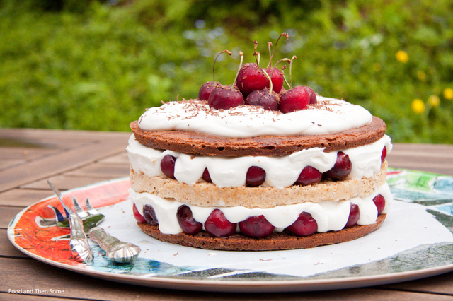 Kirsikka-suklaakakku / Cherry Chocolate Cake