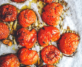 Tomaattikastike paahdetuista tomaateista
