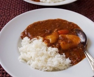 Karee raisu eli japanilainen curry riisillä