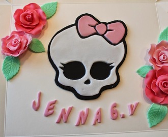 Monster High koristeita ja kakku