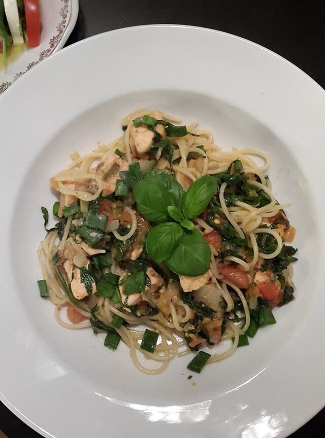 Lohi-ruccolapasta/Salmon and Arugula Pasta