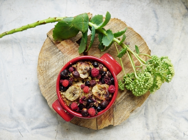 Luksusaamiainen; marjainen uunipuuro | Baked berry oatmeal