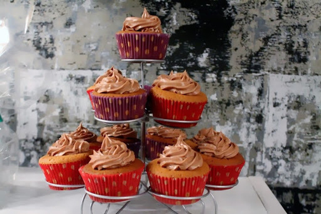 Sticky Gingerbread Cupcakes (Piparkakku Kuppikakut)