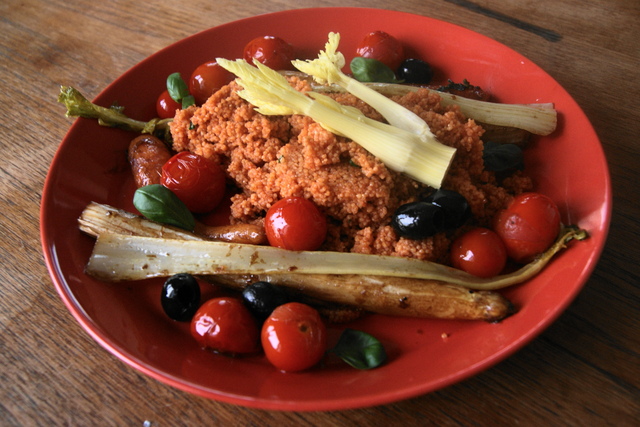 Ravintolaruokaa: Tomaatticoucousia ja vihanneksia