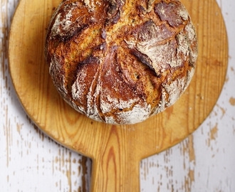 Maalaisviikonlopun hapatettu leipä * Countryside weekend's sourdough bread