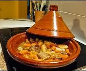 Marokkolainen kanatagine ja aprikoosi-manteli couscous
