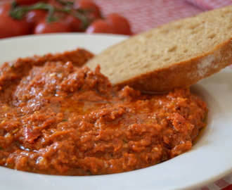 Pesto Arrabbiata – Vihainen tomaattipesto