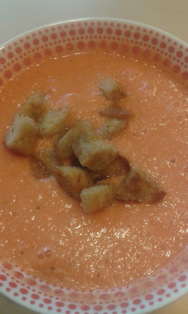 Gazpacho, kylmä tomaattikeitto viilentämään loppuviikon "helteitä"!