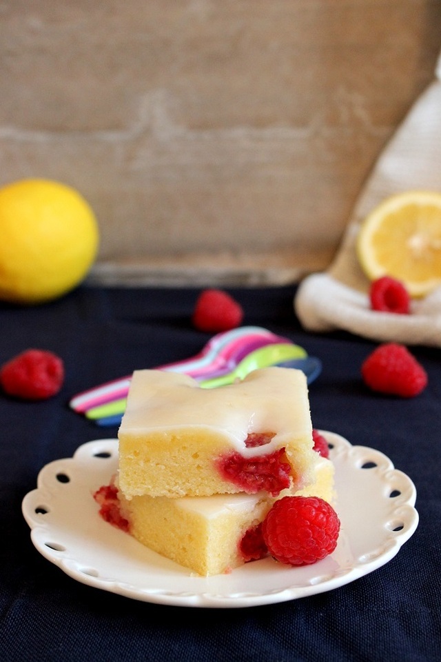 Lemon & raspberry brownies