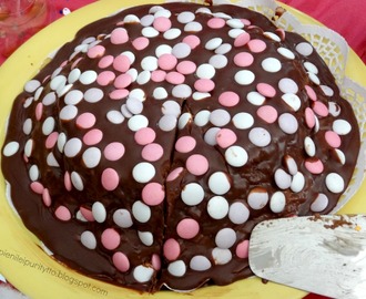 Suklaakakku synttäreille :)