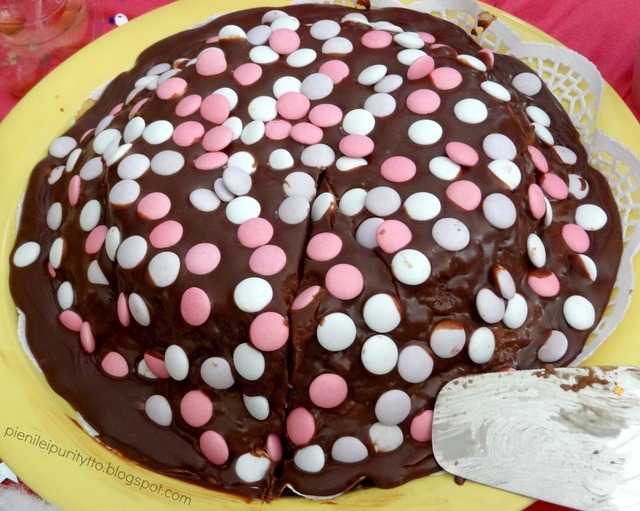 Suklaakakku synttäreille :)