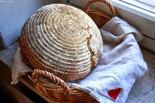Pellavansiemenleipä (juureen leivottu)
