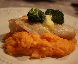 Stekt torsk med gulrot- og potetpuree