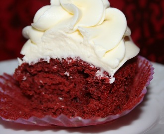 Xmas "Red velvet" Cupcake med kremost topping